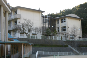 吉井北小学校の外観写真