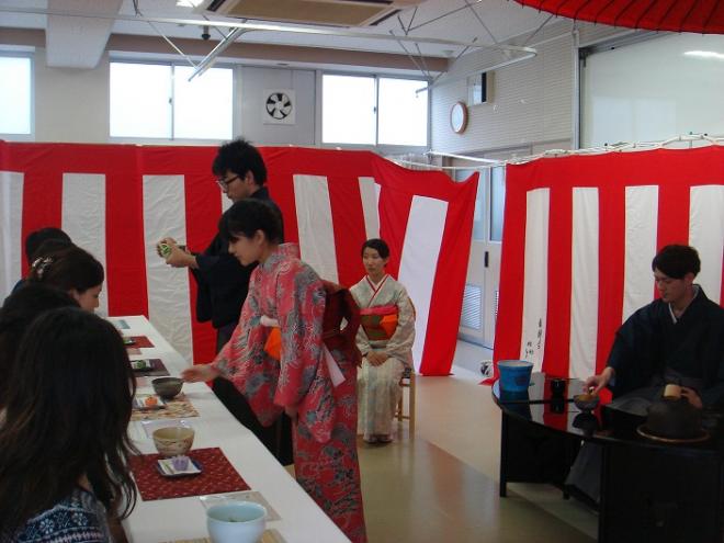 市看祭での茶道部お点前の様子