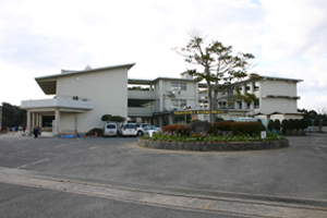 相浦西小学校〔本校〕の外観写真