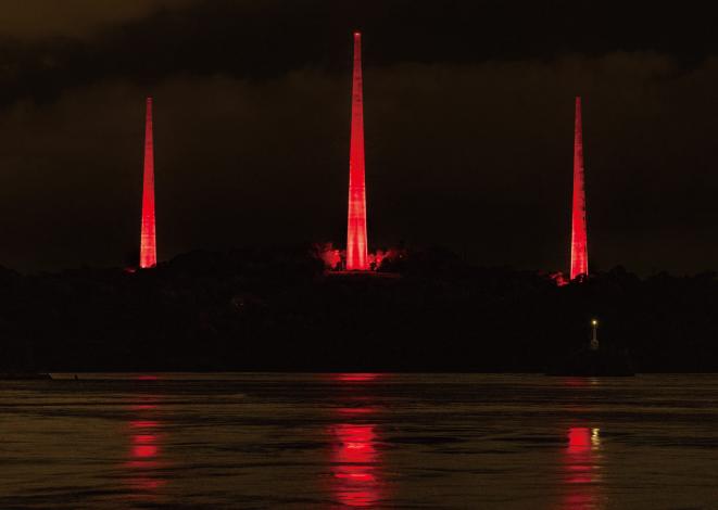 針尾送信所ライトアップ赤色