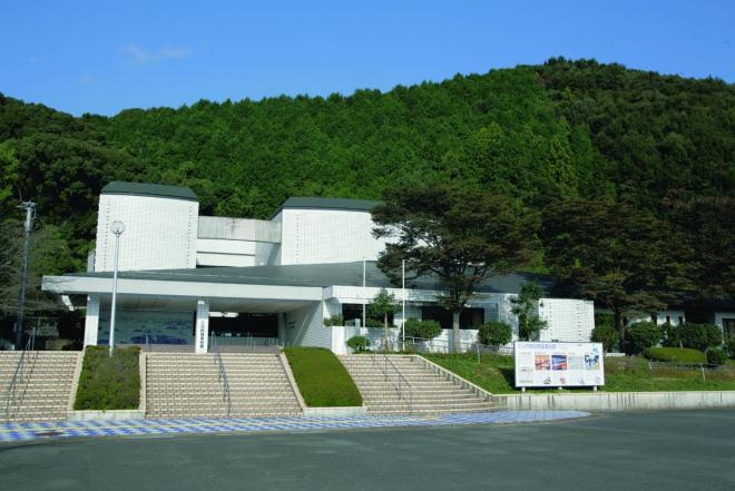 三川内焼伝統産業会館