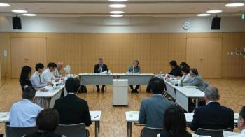 第7回委員会の様子の写真(1枚目)