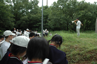 見学の様子の写真