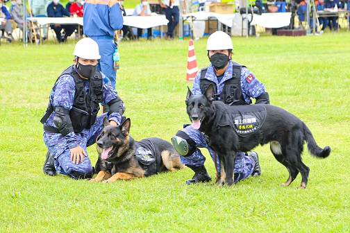 4年総合防災訓練（海上自衛隊犬）