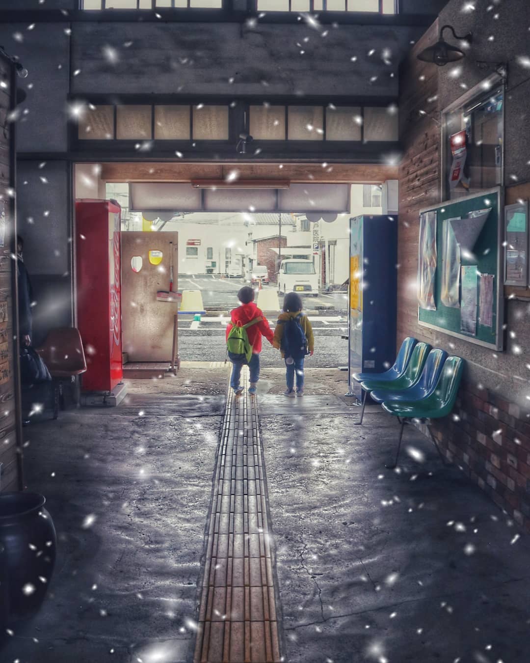 雪の日の左石駅